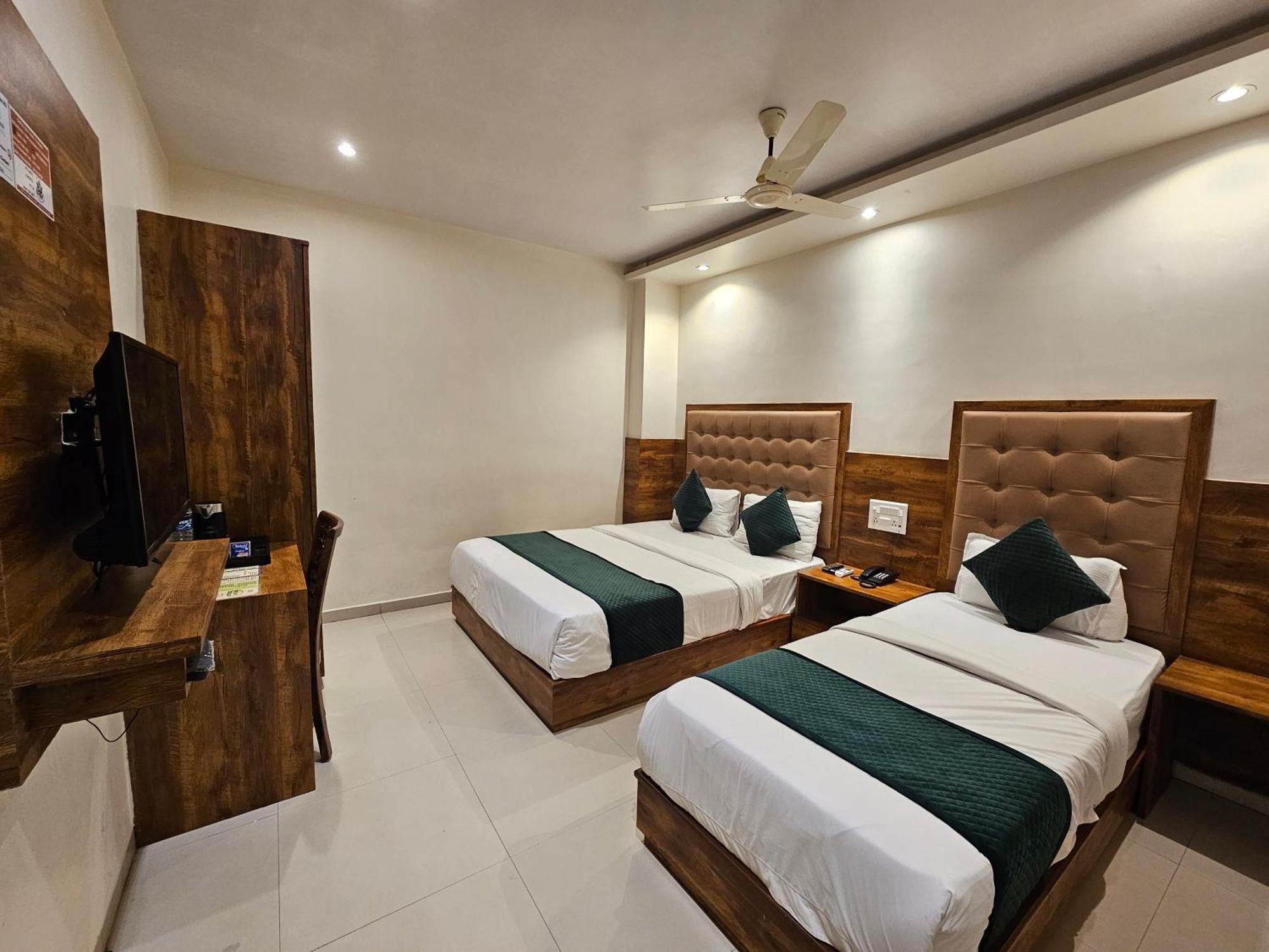 Hotel Bkc Garden - Near Us Embassy Bkc Mumbai Eksteriør bilde